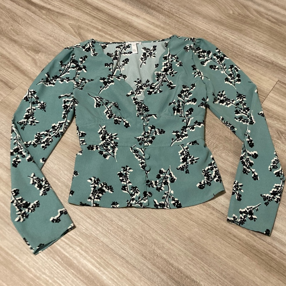 Light green floral blouse - size small